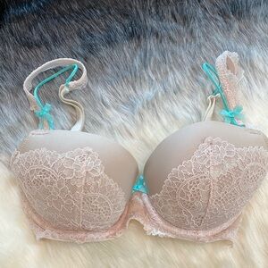 VS dream angels lined Demi bra with lace and turquoise straps